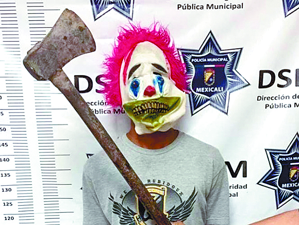 Convocan a ‘cazar’ payasos en México