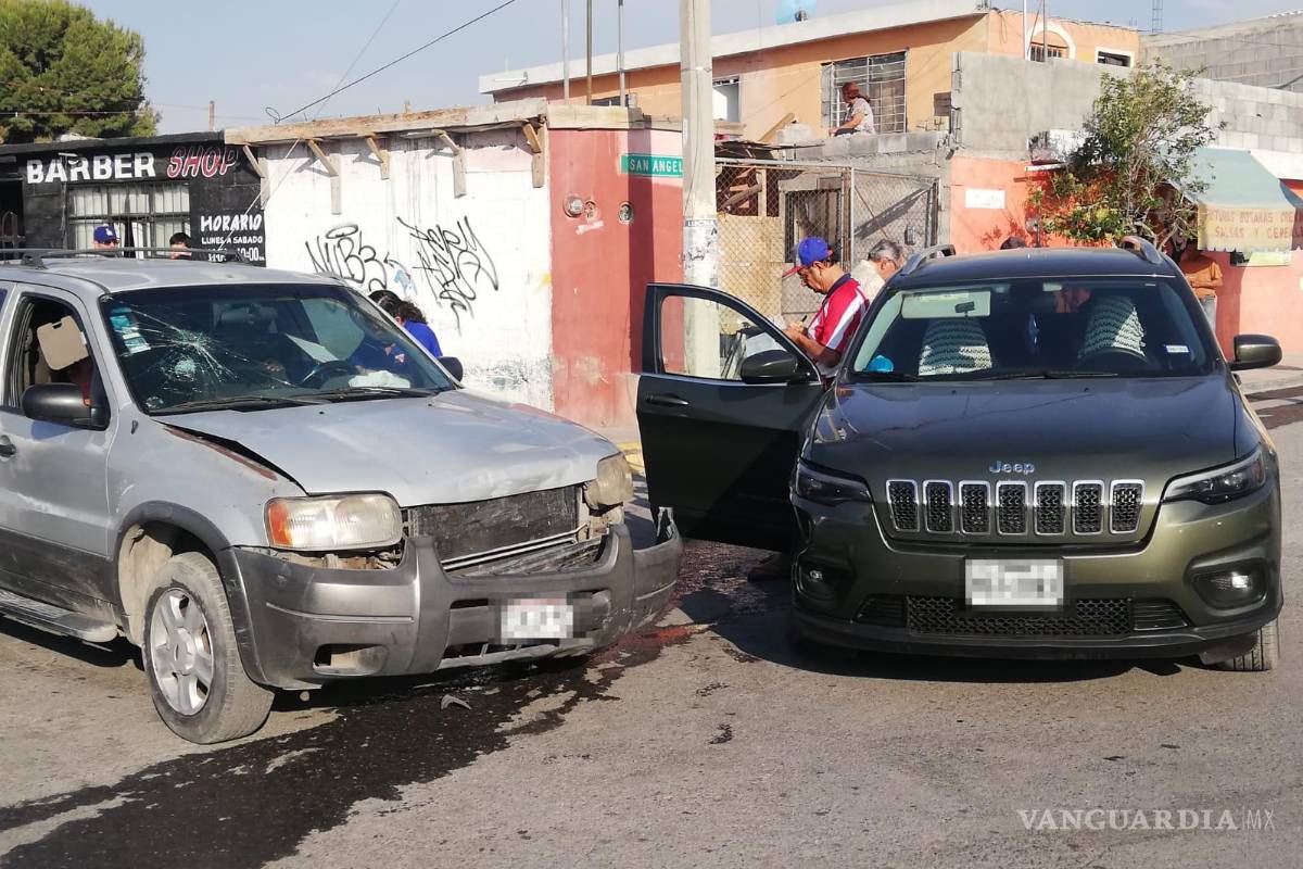 Tejano causa accidente en Saltillo; se molesta porque no hay señalamientos como en EU