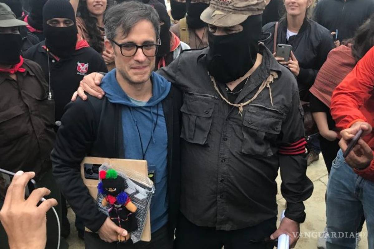 Gael García comparte foto con Subcomandante Galeano del EZLN