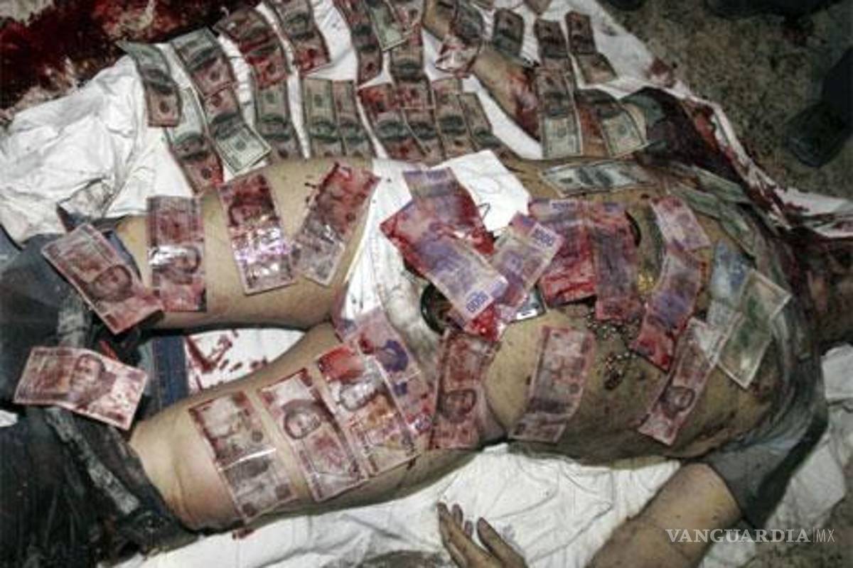 $!Así fue la polémica muerte de Arturo Beltrán Leyva ‘El Barbas’... marinos lo cubrieron de billetes (video)