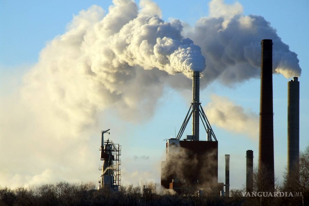 Gobierno de AMLO quemaría combustóleo que no se vende para generar energía; es dañino para la salud y el ambiente