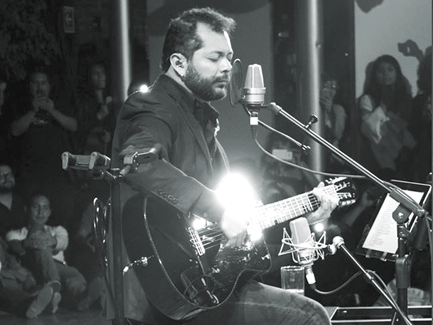 Edgar Oceransky le canta a lo cotidiano