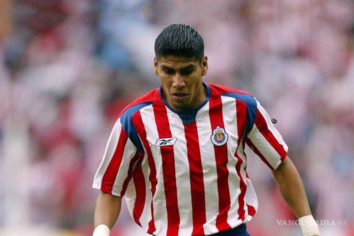 Salcido llegó a Chivas a cambio de balones y casacas