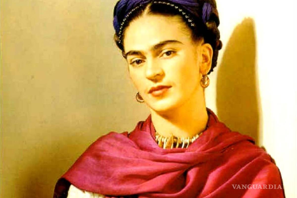 Estas 6 imágenes de una nueva exhibición de Frida Kahlo pintan un cuadro más completo de su vida