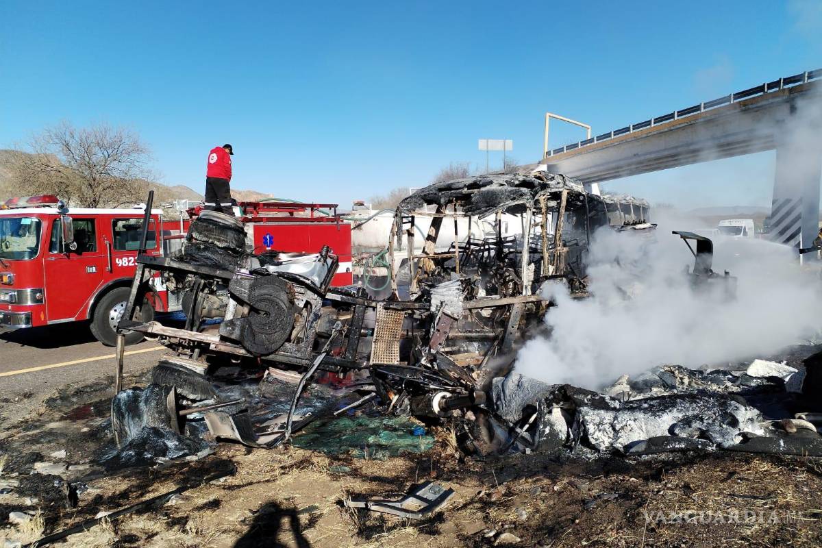 Carreterazo en La Laguna: Choca autobús texano con tráiler y reportan 13 personas muertas