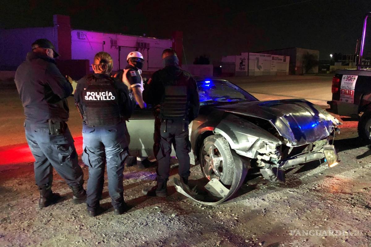 Choca ebrio y en percance su hijo resulta lesionado al sur de Saltillo; esposa le pide el divorcio