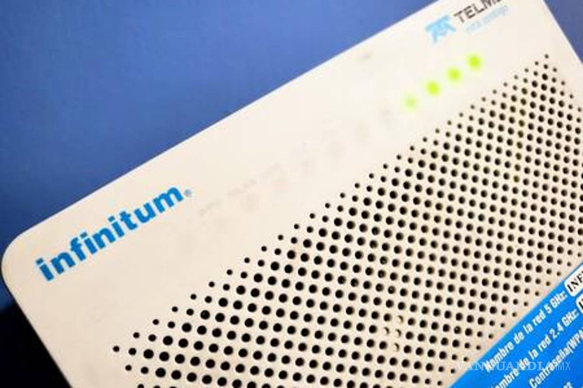 Reportan fallas en Telmex y Telcel en todo México