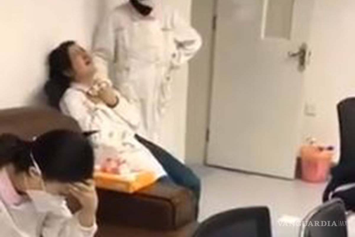 Doctora llora por casos de coronavirus en China