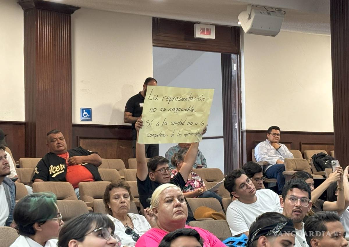 $!Siguen los grupos LGBT presionando para lograr espacios en la función pública.