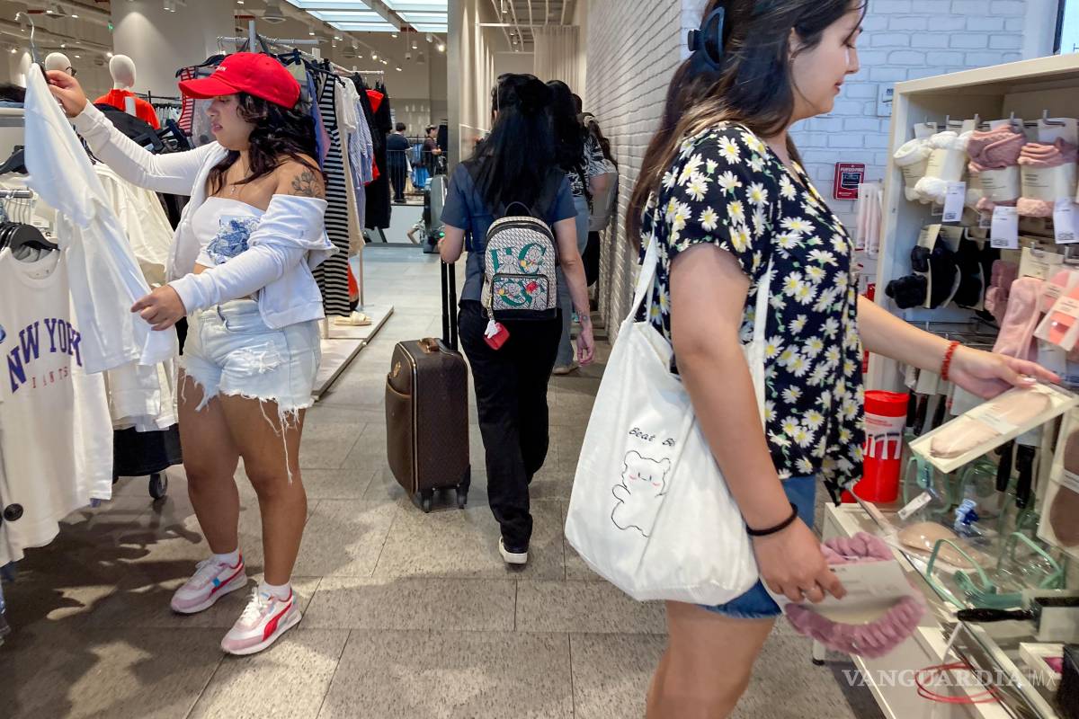 $!Este dia anima a la gente a comprar y usar menos cosas para reducir los residuos ambientales y disminuir el consumo de energía.