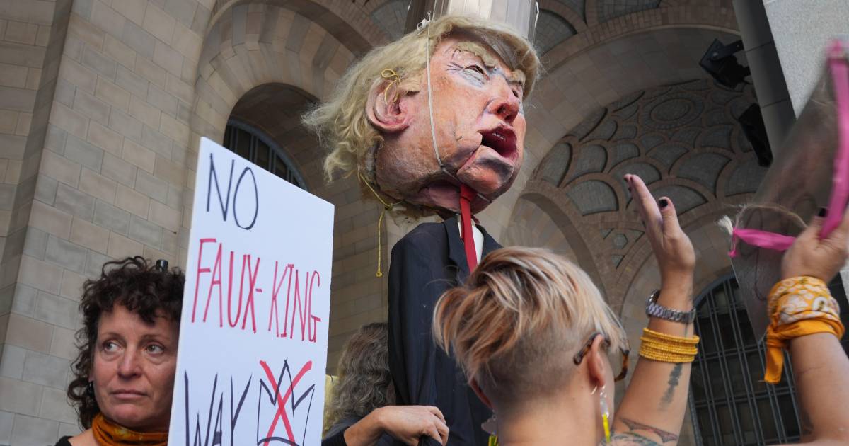 ¿Trump gobierna como un rey?