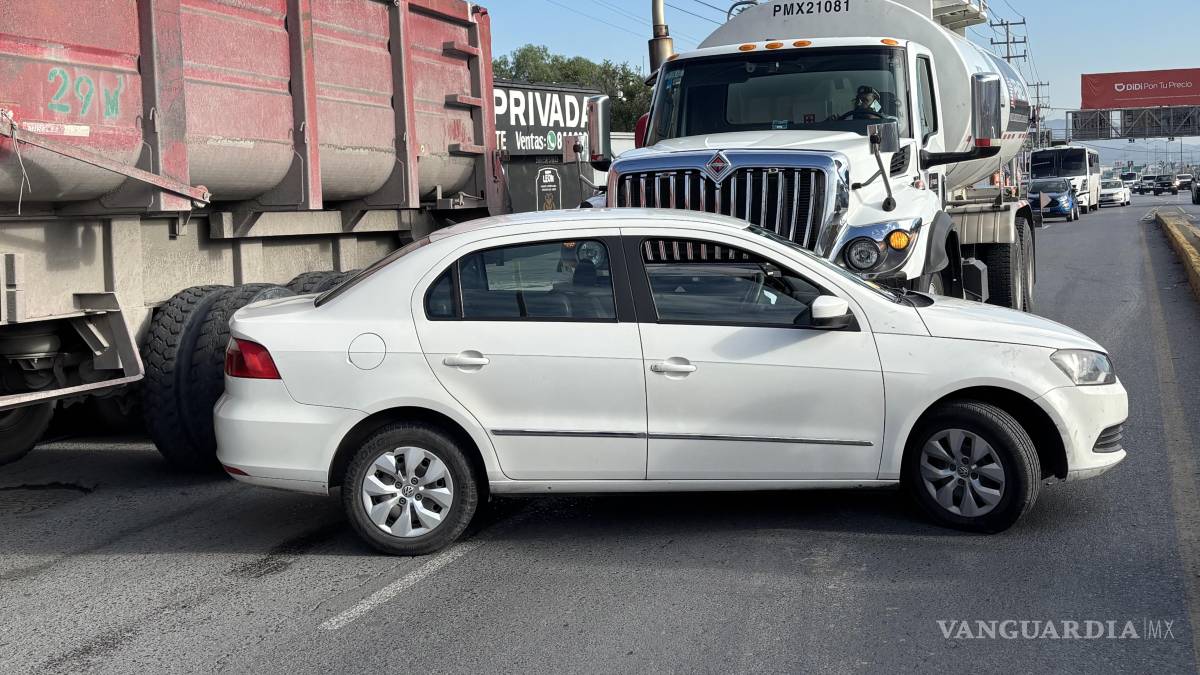 Saltillo: Pipero no ve coche y se lo lleva