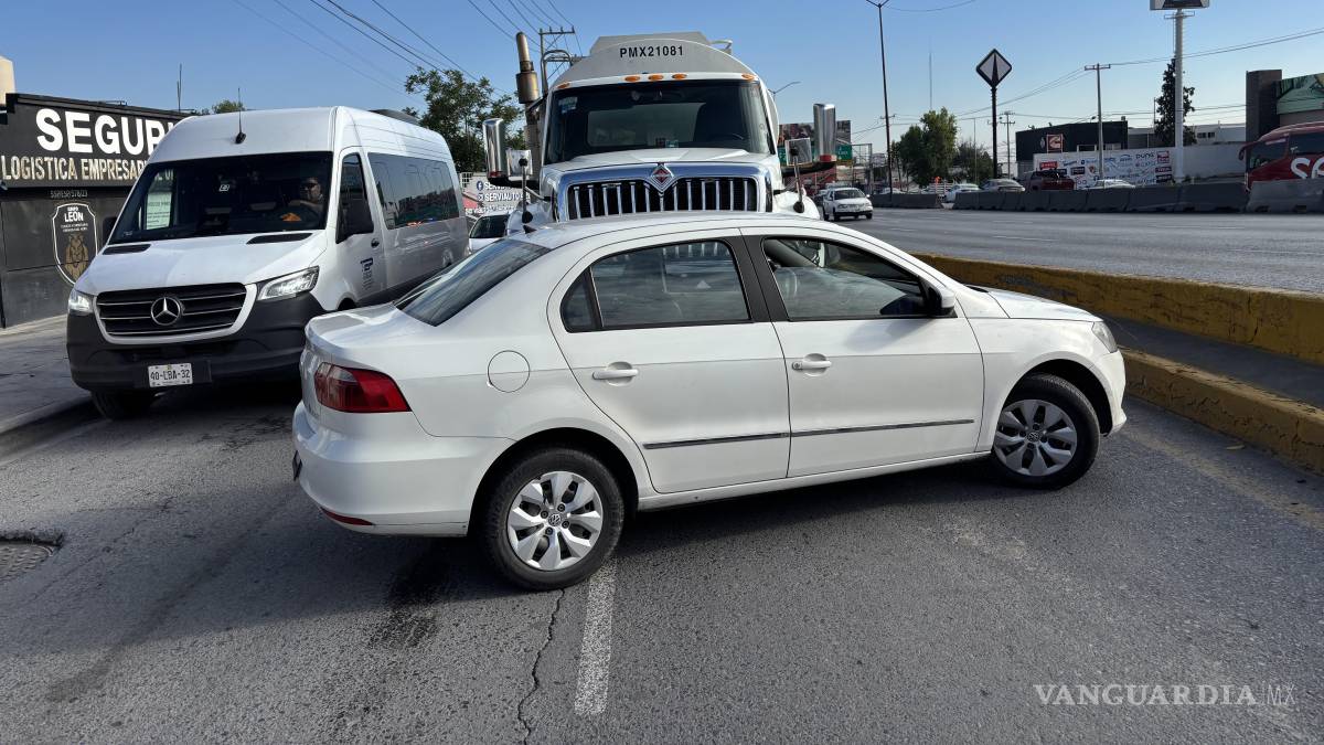 Saltillo: Pipero no ve coche y se lo lleva