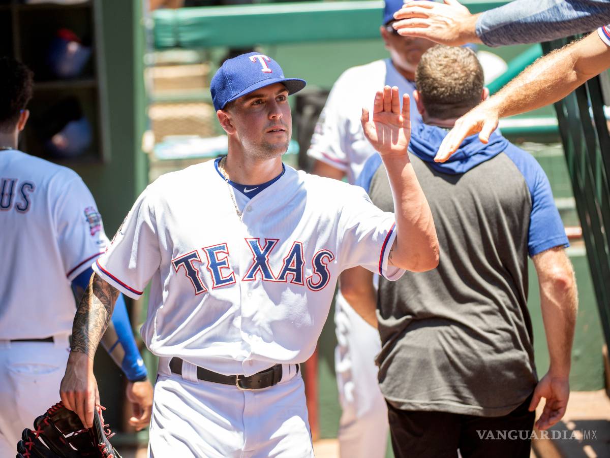 $!Rangers pega un par de 'vuelacercas' y le gana a los Atléticos