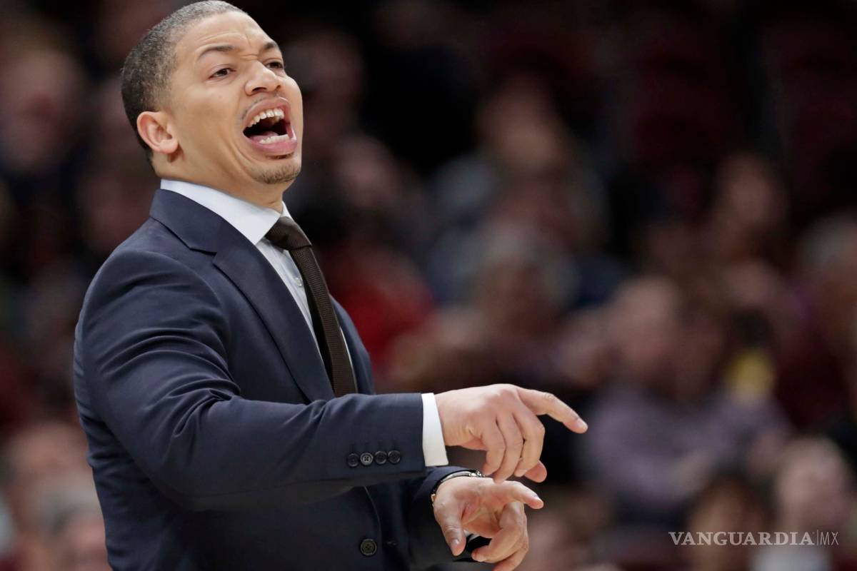 Tyronn Lue deja a los Cavaliers por problemas de salud