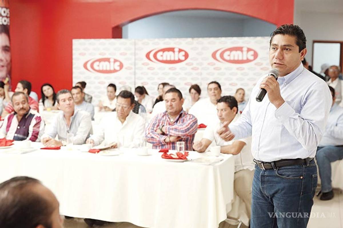 Filtraciones políticas, al mejor postor; venden material para guerra sucia