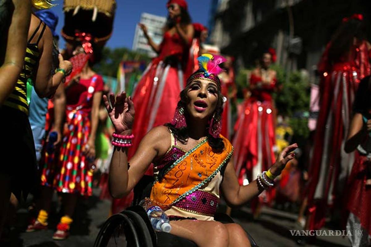 Pese a recesión, empieza Carnaval en Brasil con fiesta