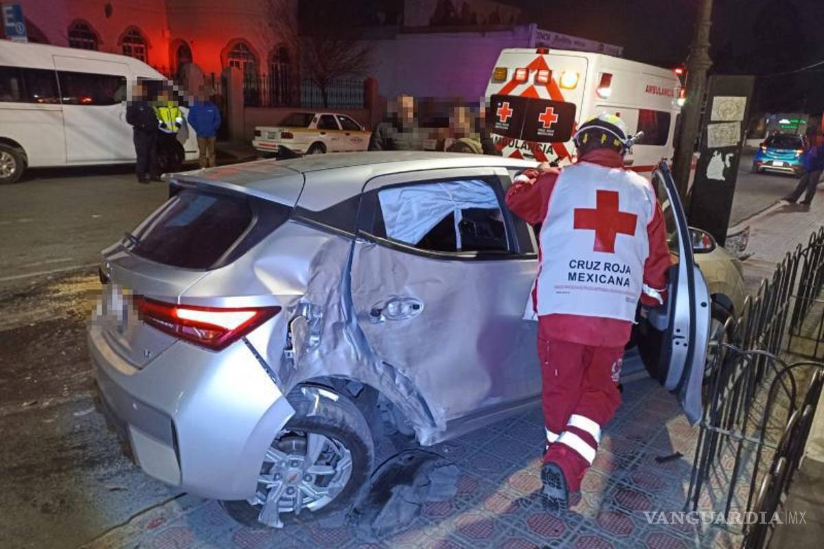 $!Elementos de Tránsito Municipal resguardaron la zona y desviaron el tráfico mientras se realizaban las investigaciones.