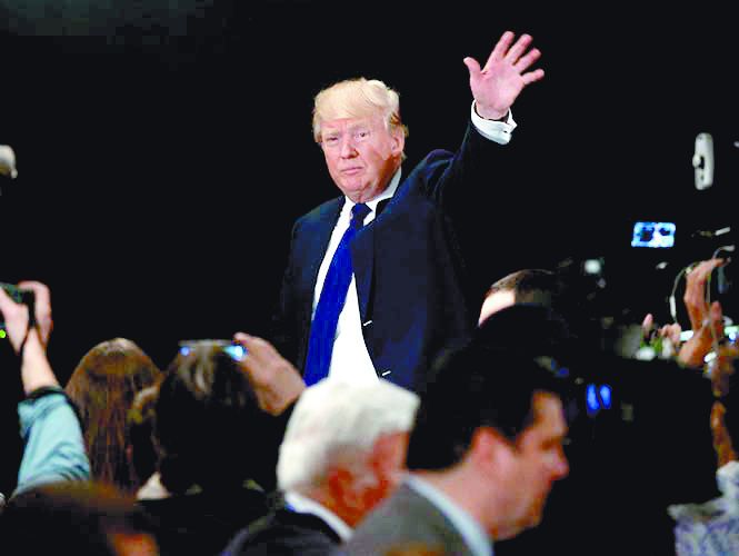 Trump mantiene liderazgo en contienda republicana pese a dichos musulmanes
