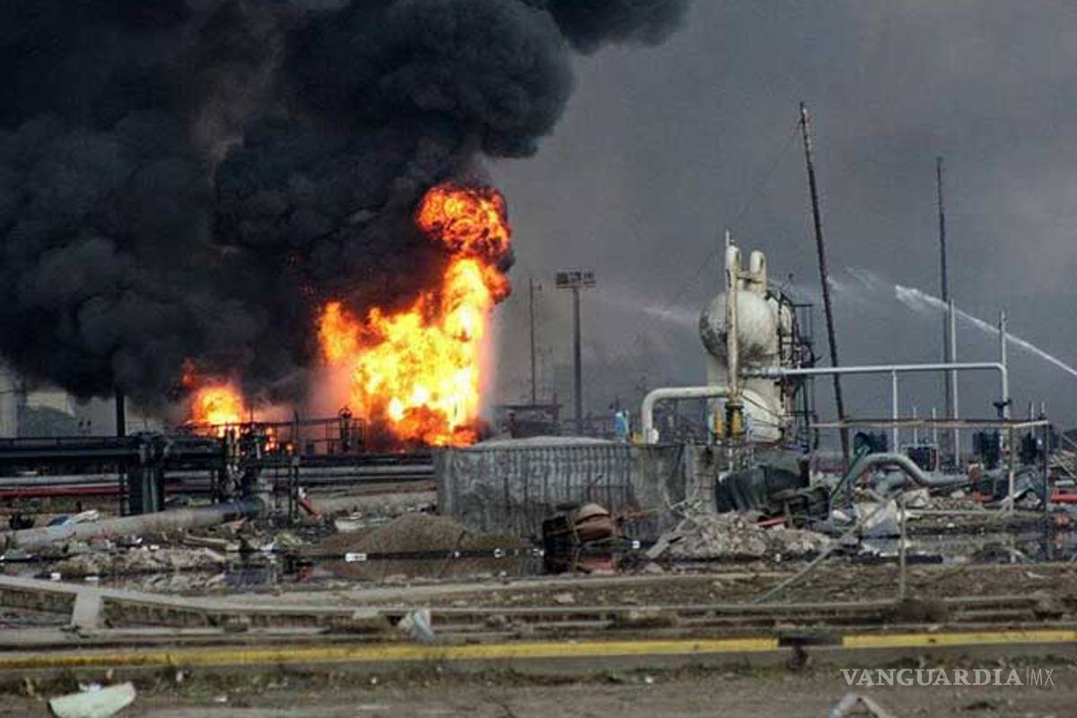 $!Explosión en planta petroquímica Pajaritos deja 3 muertos y 136 heridos (FOTOS)