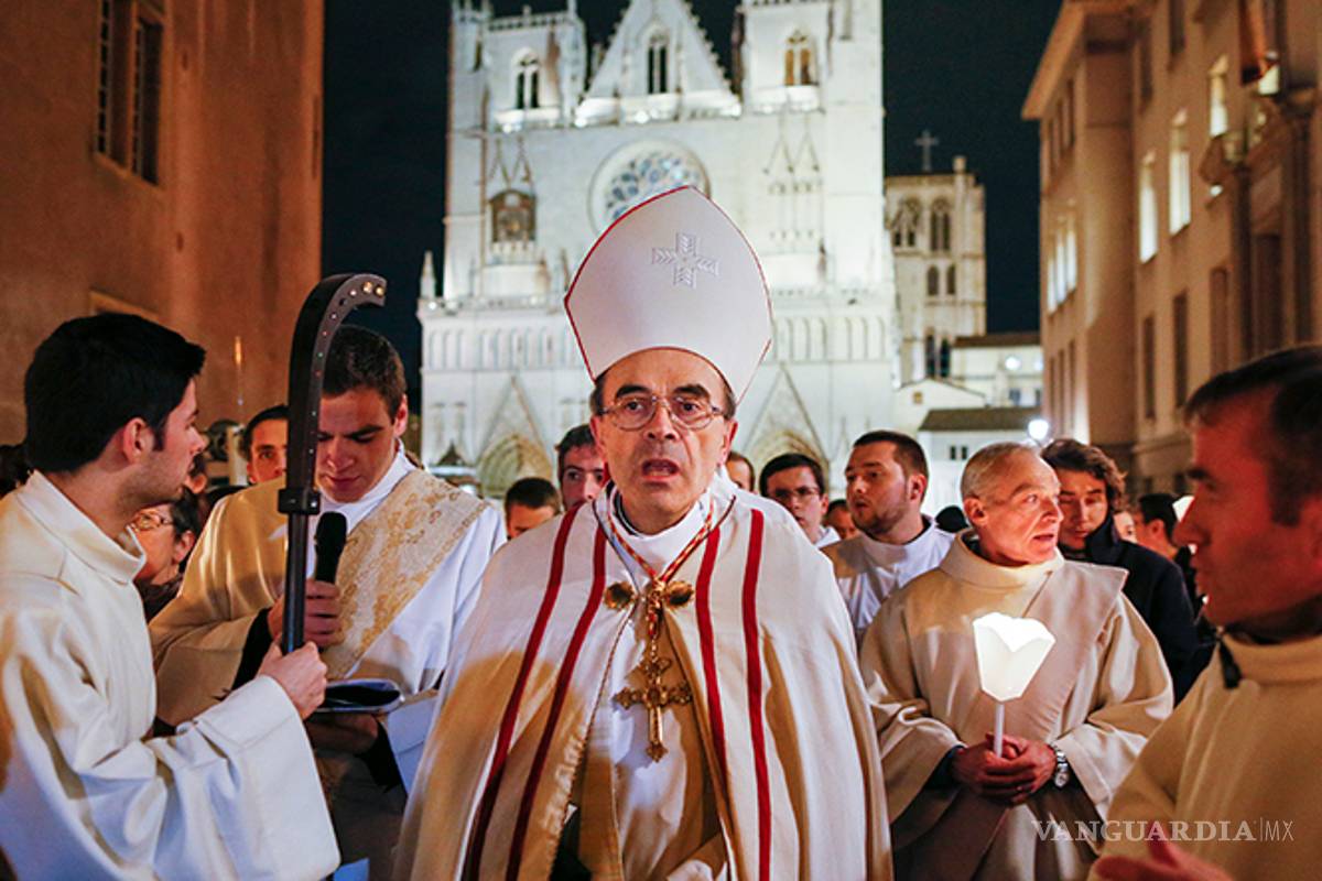Reconocido cardenal francés, acusado de encubrir a sacerdote pederasta
