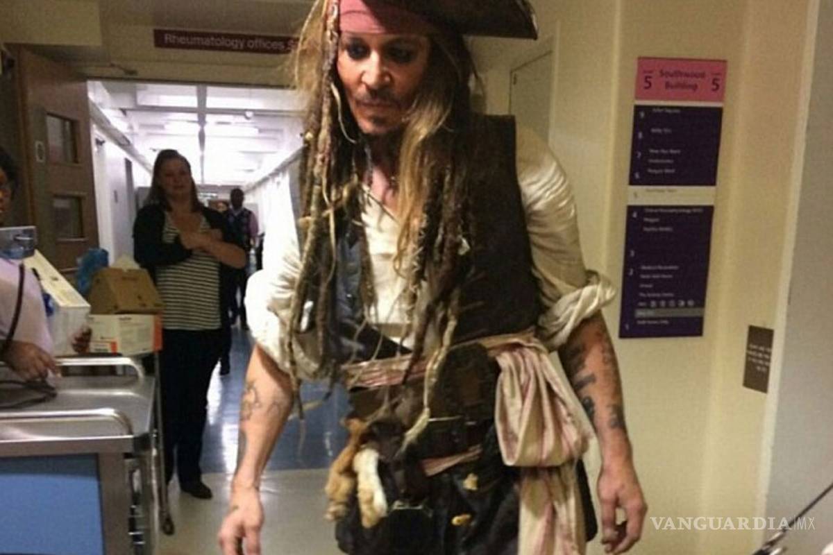 $!'Jack Sparrow' visitó un hospital infantil