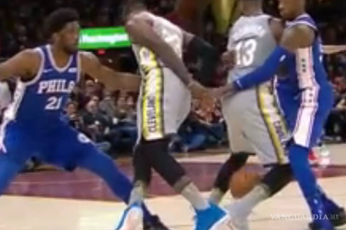 LeBron hace la jugada más hermosa de la temporada, pero pierde el juego