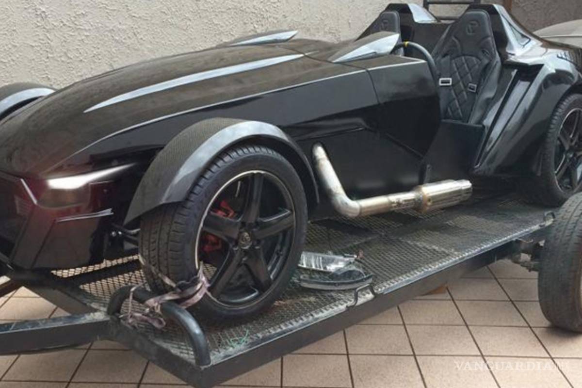 Mexicano realiza prototipo de automóvil eléctrico de bajo costo