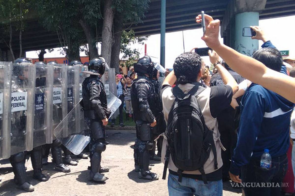 Se desata enfrentamiento entre granaderos y maestros de la CNTE en Morelia