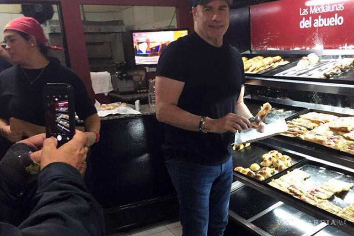 John Travolta sorprende en Argentina al entrar a panadería