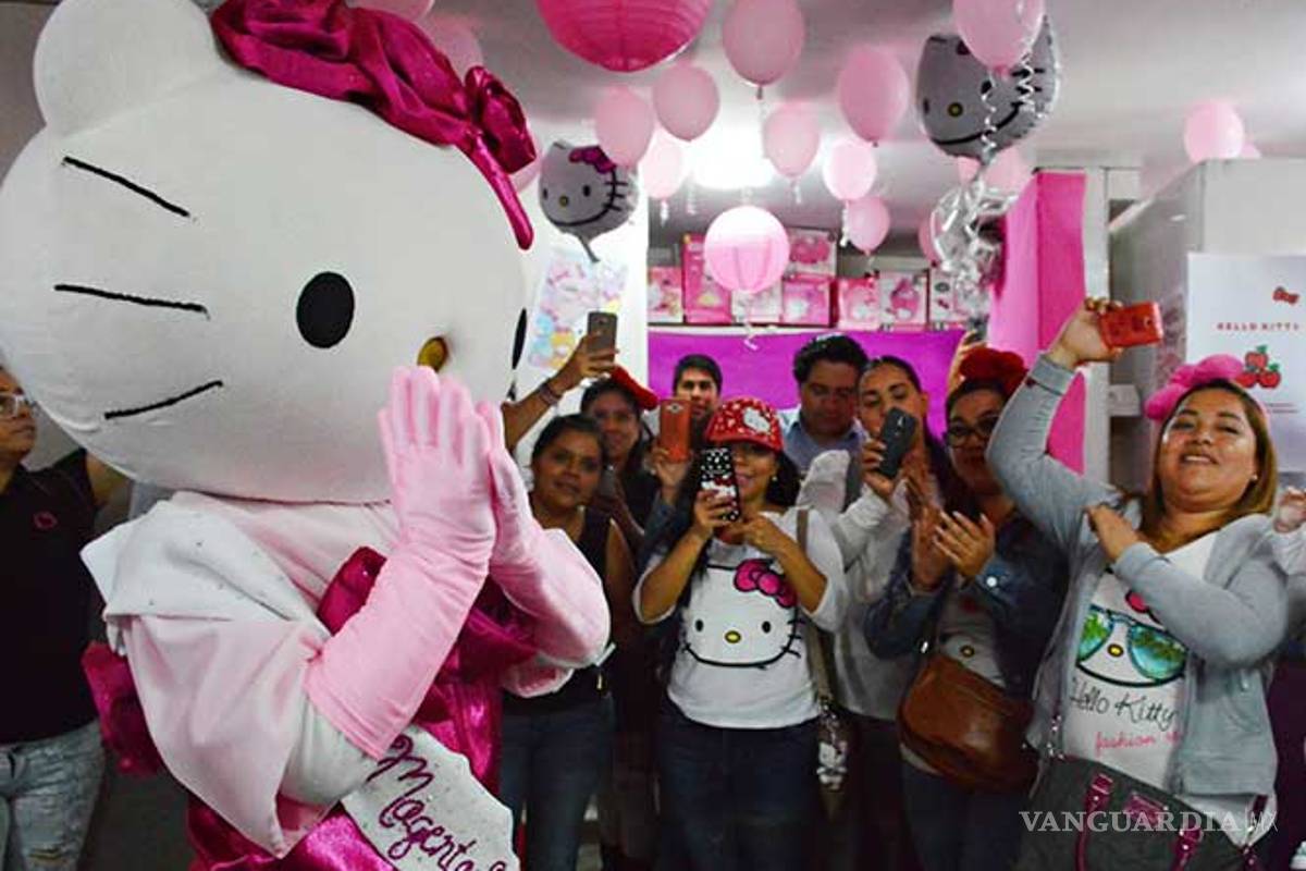 Hello Kitty celebra su 42 aniversario en el Museo del Juguete