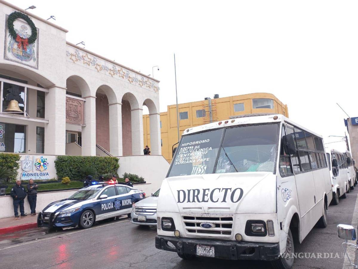 $!Los transportistas amenazaron con ampliar la ocupación de la calle, para colapsar el tráfico.