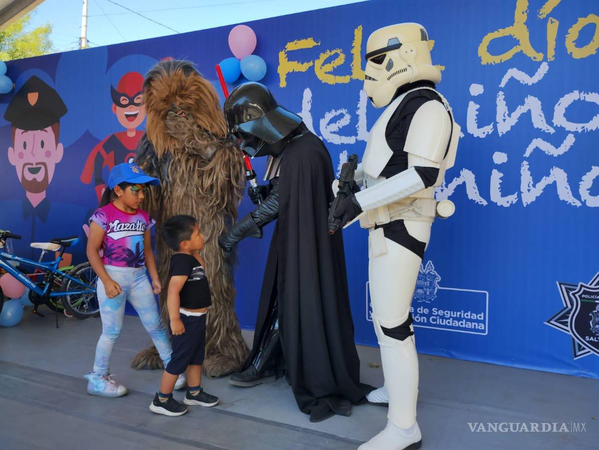 $!Dviersos personajes estuvieron presentes en la ruta recreativa.