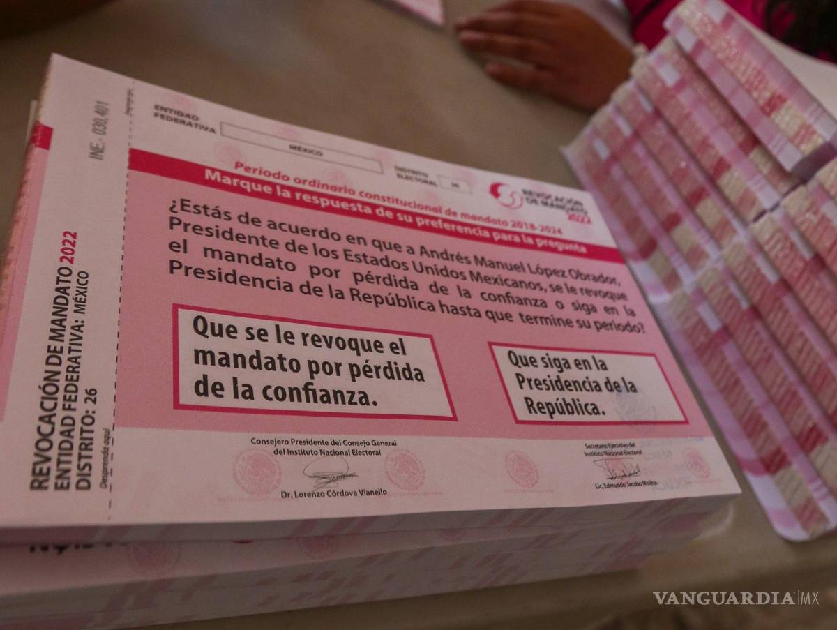 $!Las papeletas para la consulta de revocación de mandato que se realizará el próximo 10 de abril.