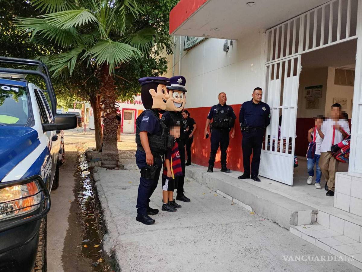 $!La presencia policial busca brindar tranquilidad y protección a los menores.