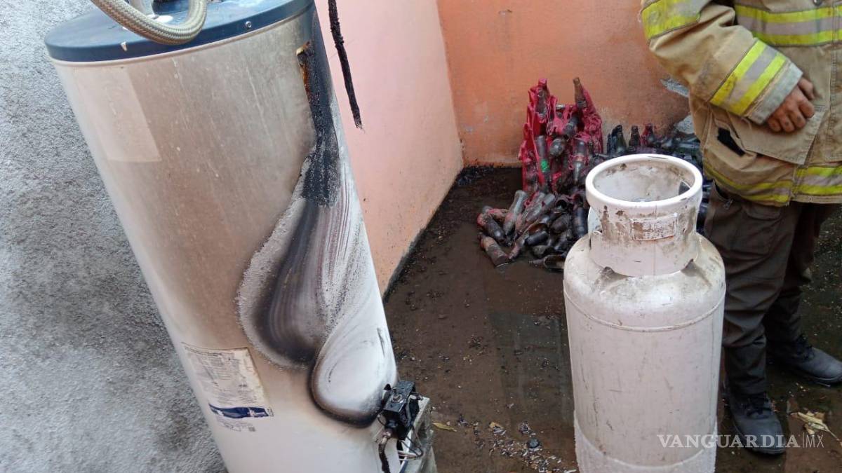 Flamazo en Arteaga deja dos quemados; pipa de gas lo habría provocado
