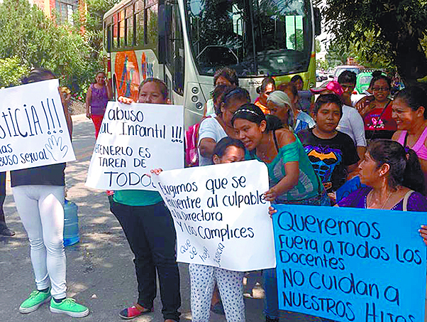 Violan a niña de 7 años; papás cierran carreteras en el Estado de Morelos