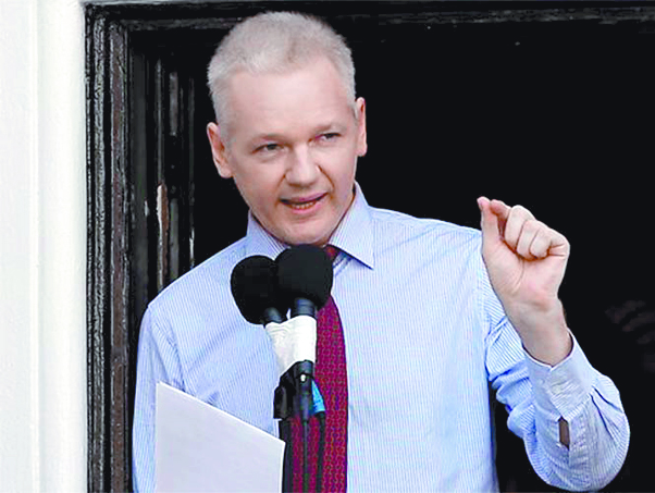 Interrogarán a Assange por violación