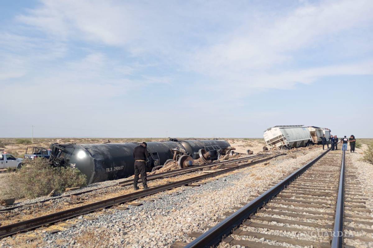 Tren se descarrila en zona rural de Parras; no hubo heridos