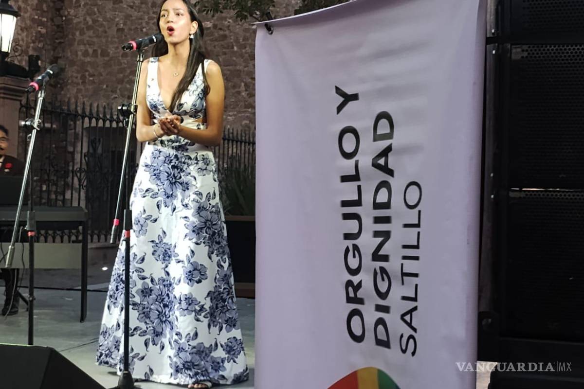 $!Intérpretes de mezzosopranos, sopranos, tenores y contratenores vestidos de gala mientras interpretan arias y música popular mexicana.