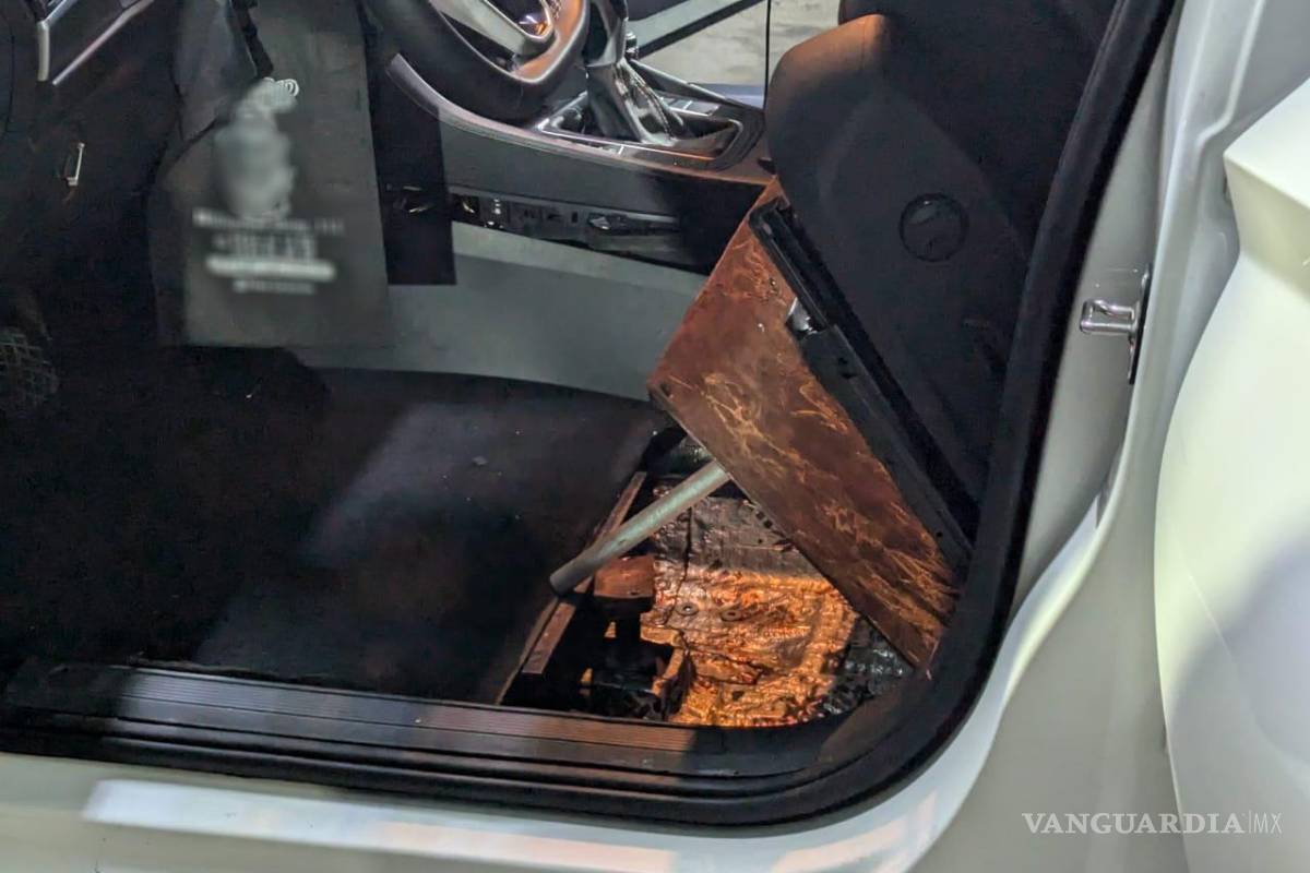 Guardia Nacional asegura cargamento de cocaína en auto blindado, en Nuevo León