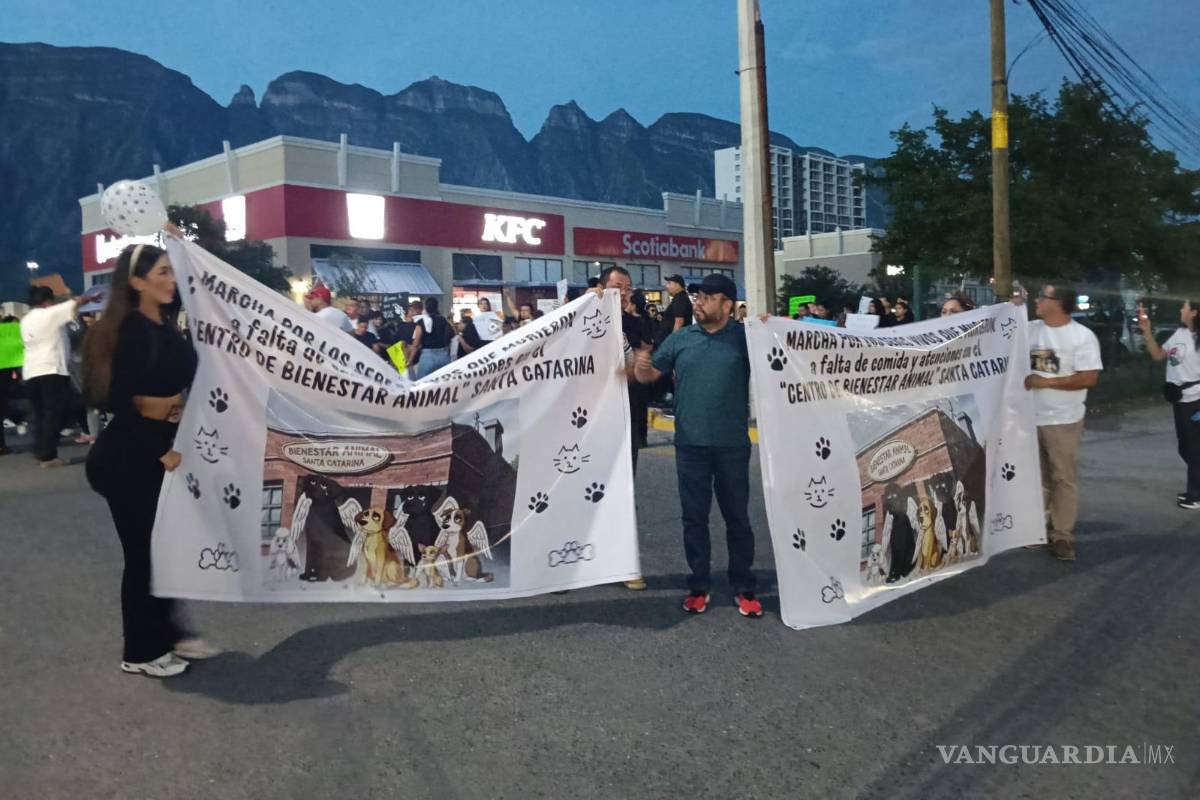 Protesta contra maltrato animal y represión policial opacan el Grito de Independencia en Santa Catarina