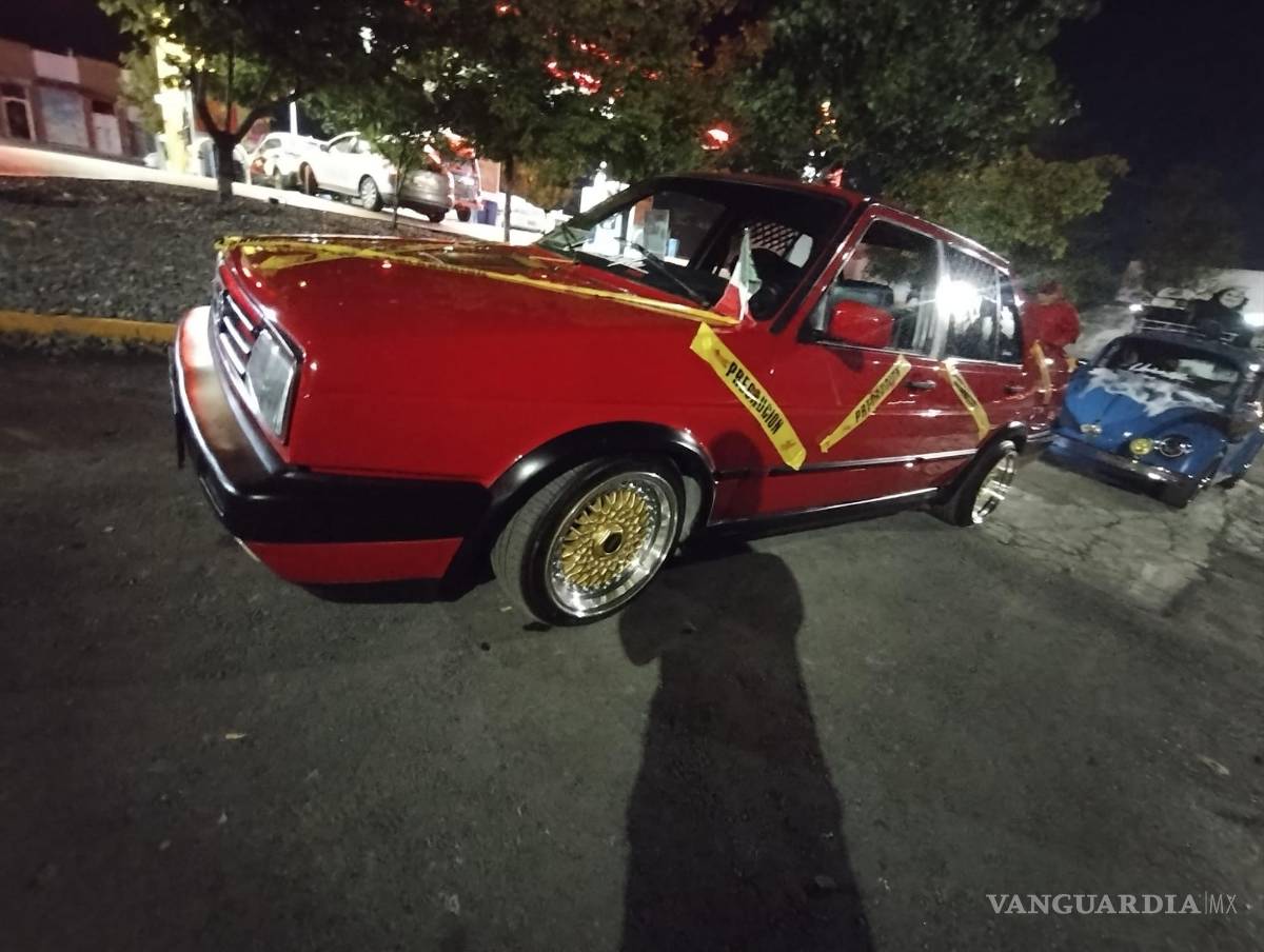 $!Los conductores no escatimaron en creatividad para adornar sus coches.