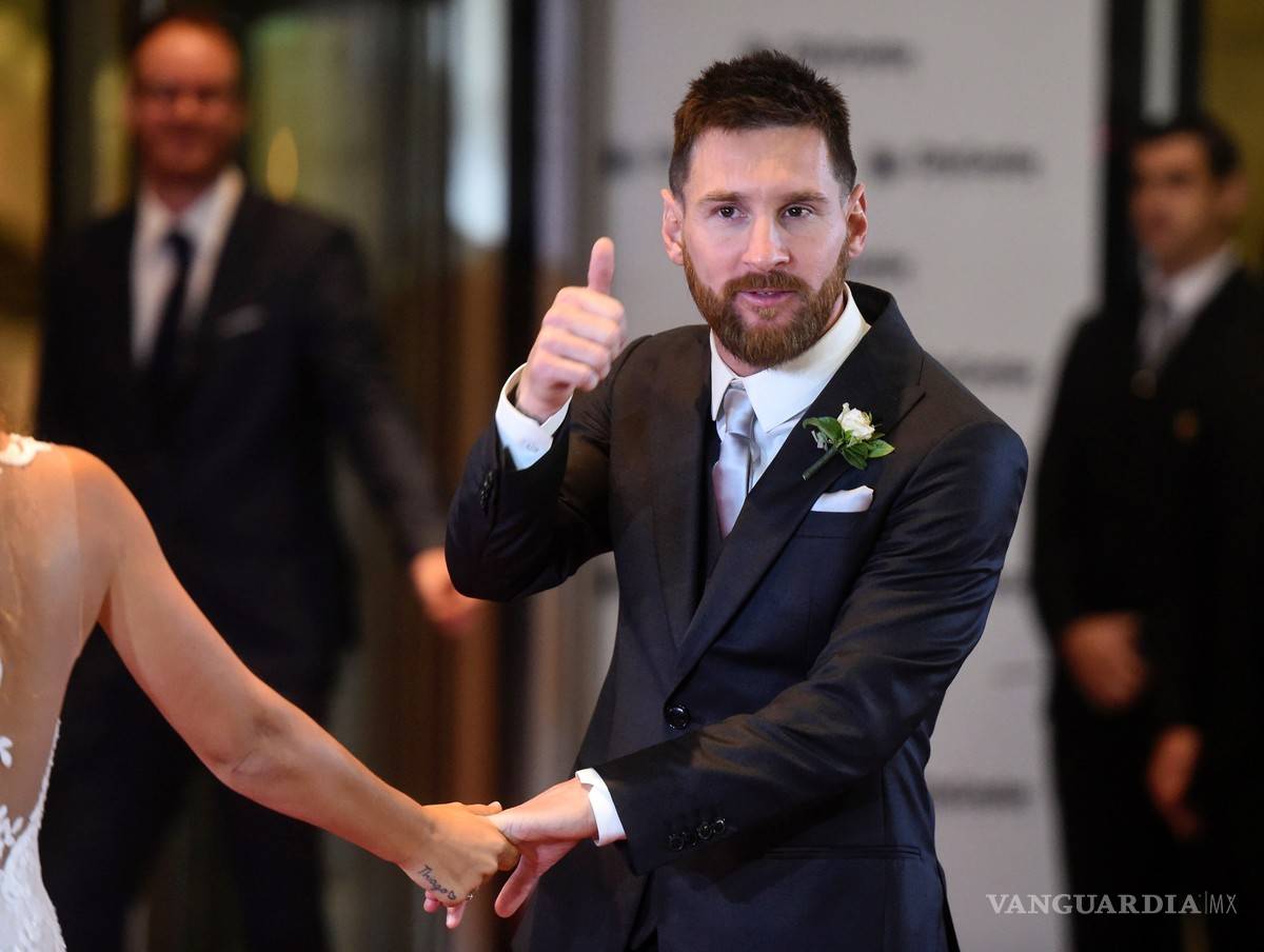 $!Messi se 'come años' con su cambio de look