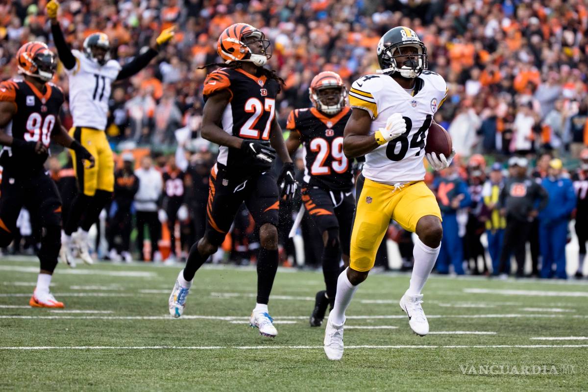 Antonio Brown corre hacia el camino de la victoria