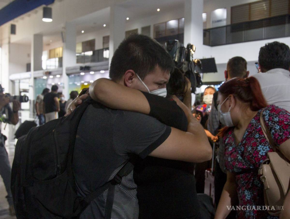 $!Así recibieron en Monterrey a enfermeros secuestrados en México