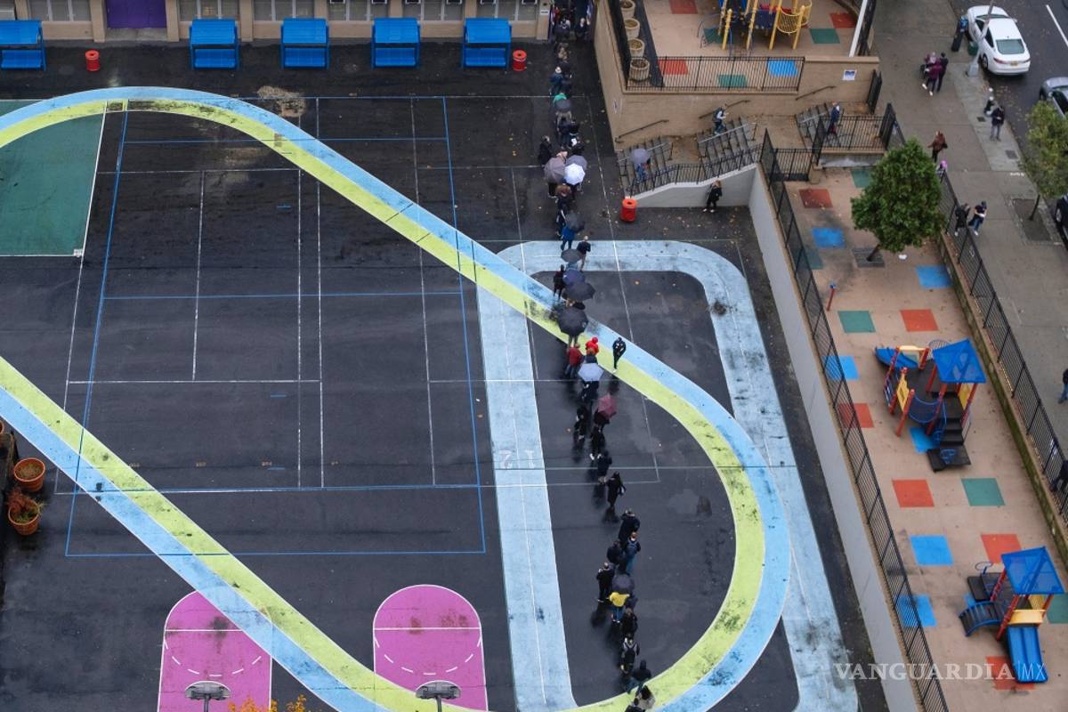 Inicia la votación de las disputadas elecciones legislativas en EU