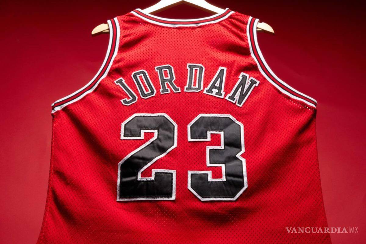 Jersey de Michael Jordan es subastado en casi 100 millones de pesos