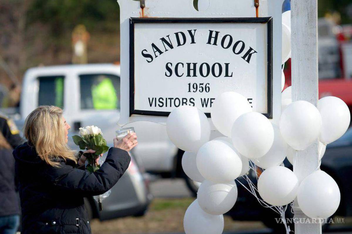 Por primera vez, fabricante de armas de EU acepta culpa por tiroteo en la escuela Sandy Hook