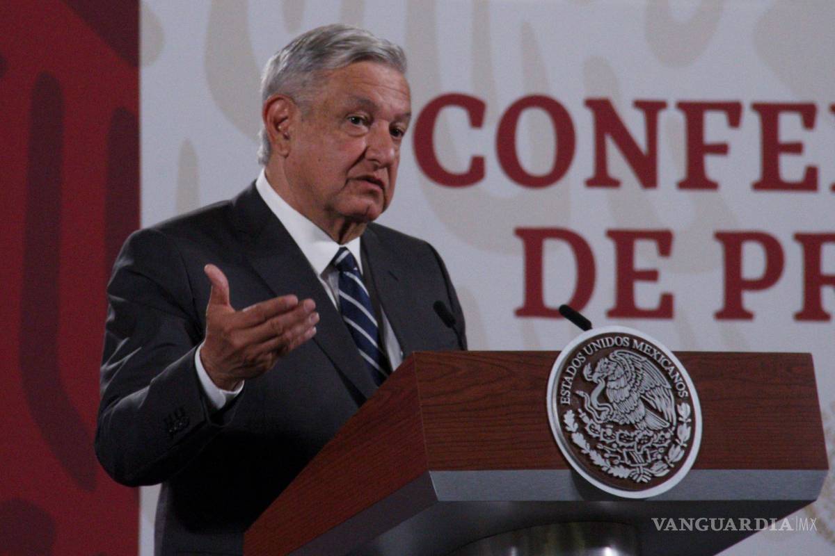 AMLO presentará este mes la Constitución Moral